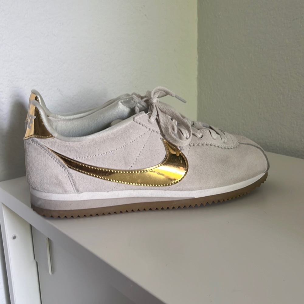 Nike shoes